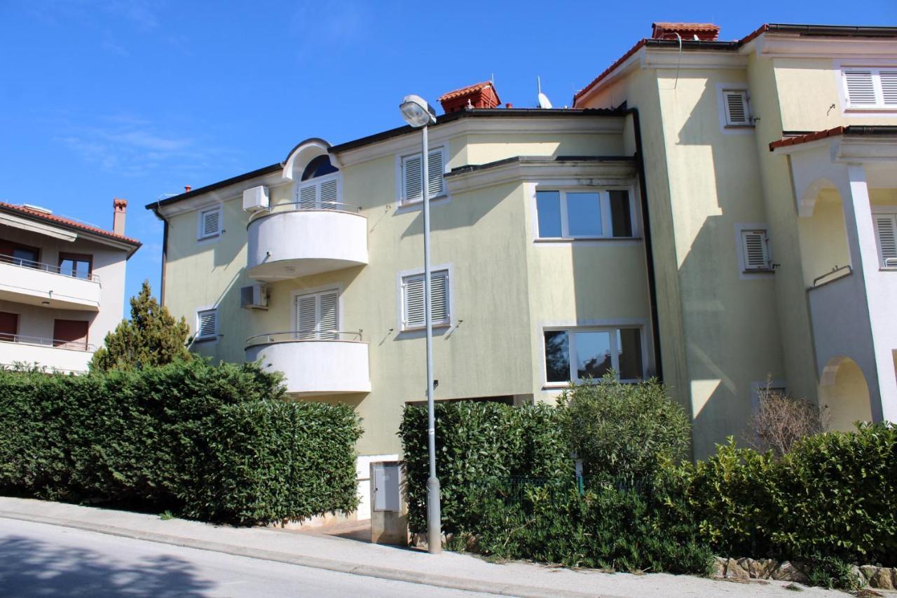 Studio Apartment Aniko Premantura Exterior foto